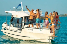 Egész napos túra hajóvezetővel (10-18.ig)